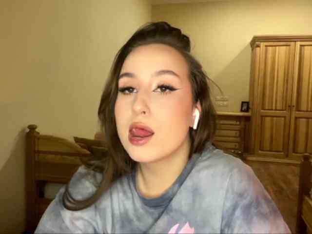 LakishaOtukolo webcam