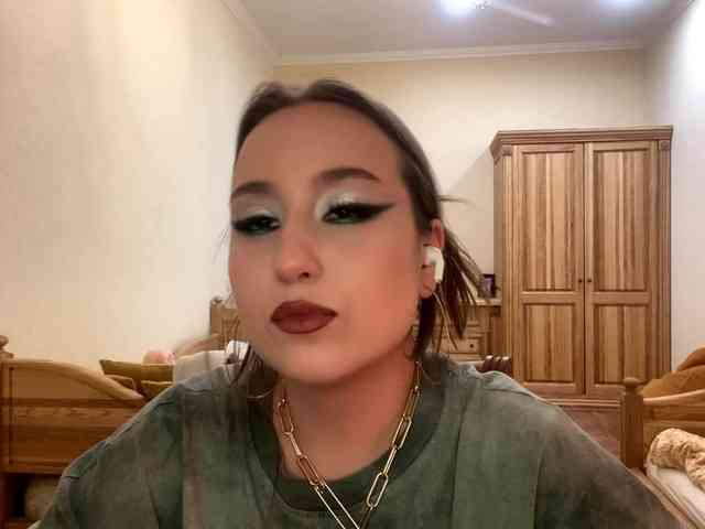 LakishaOtukolo webcam