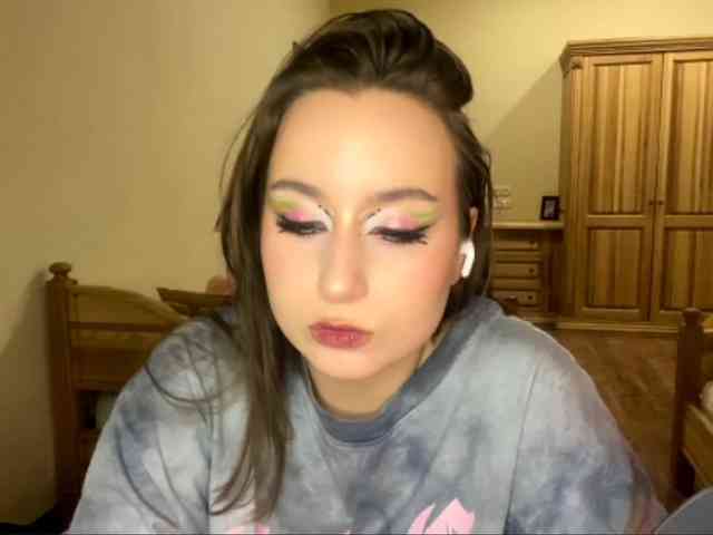 LakishaOtukolo webcam