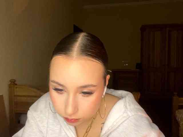 LakishaOtukolo webcam