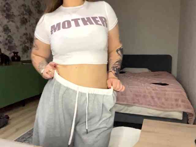 LakishaOtukolo webcam