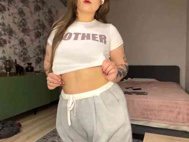 LakishaOtukolo webcam