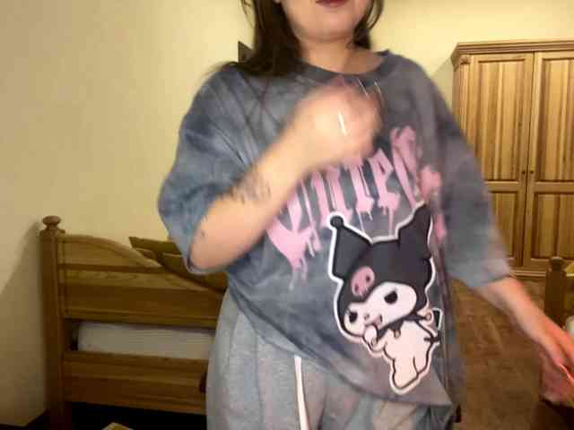 LakishaOtukolo webcam