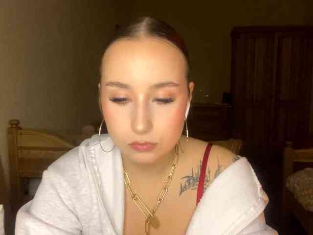 LakishaOtukolo webcam