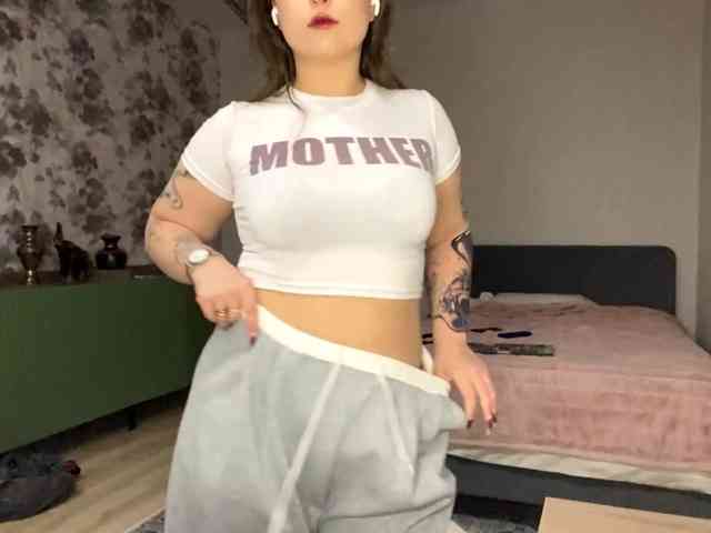 LakishaOtukolo webcam