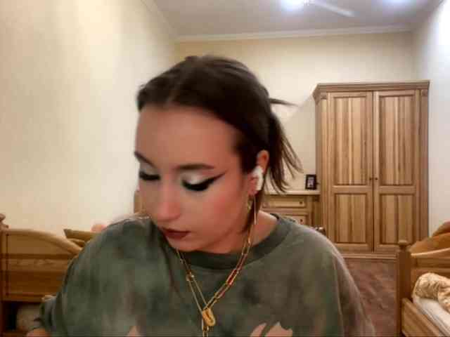 LakishaOtukolo webcam