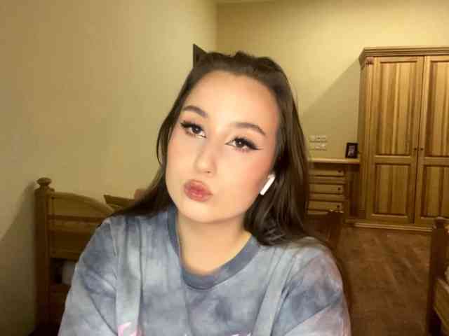 LakishaOtukolo webcam