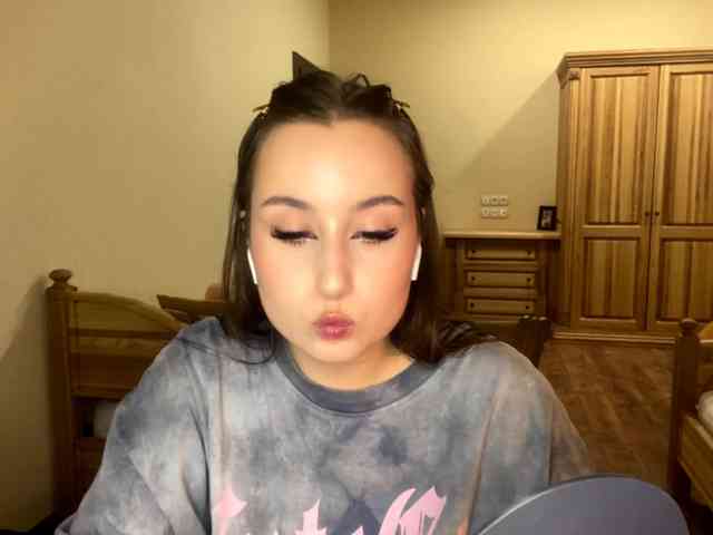 LakishaOtukolo webcam