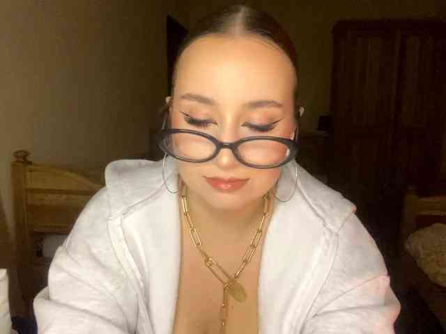 LakishaOtukolo webcam