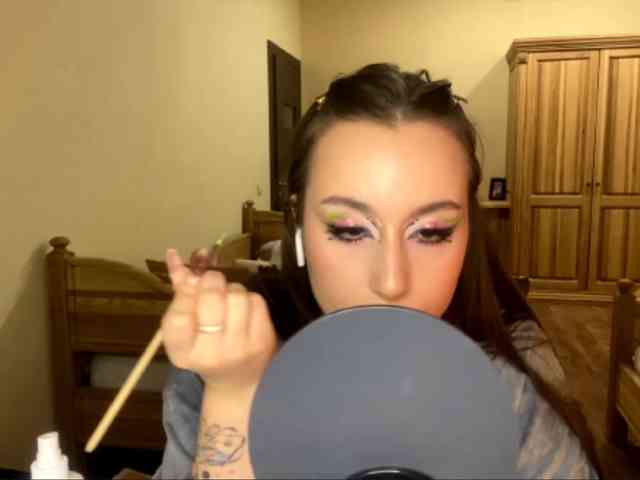 LakishaOtukolo webcam