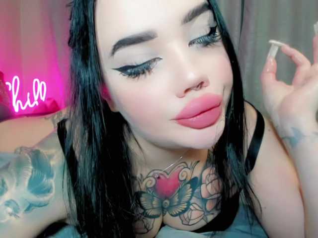 Aira-Vi's BongaCams show and profile