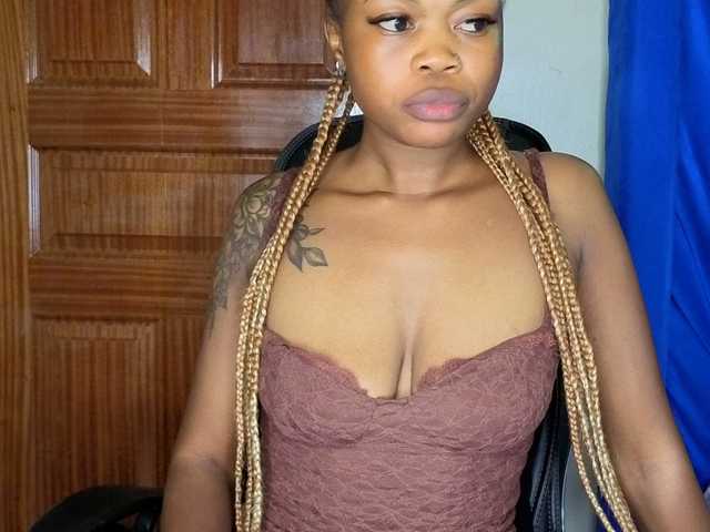 SexyGusher's BongaCams show and profile