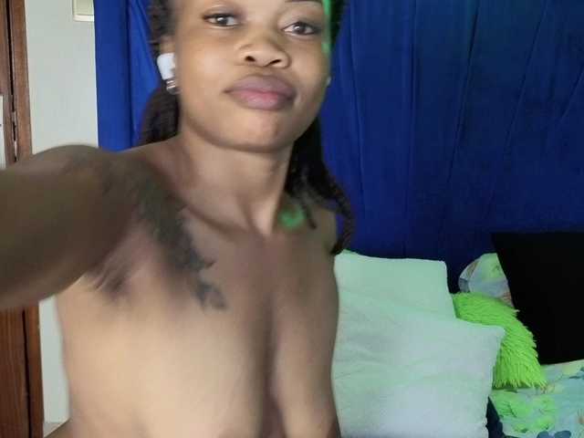 SexyGusher's BongaCams show and profile