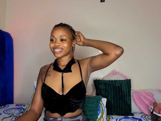 SexyGusher's BongaCams show and profile