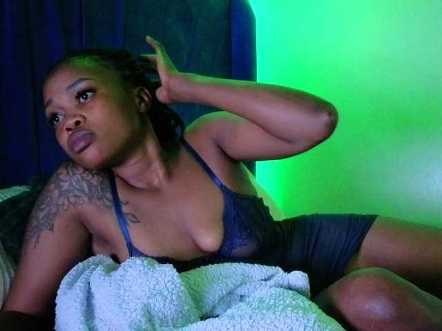 SexyGusher's BongaCams show and profile