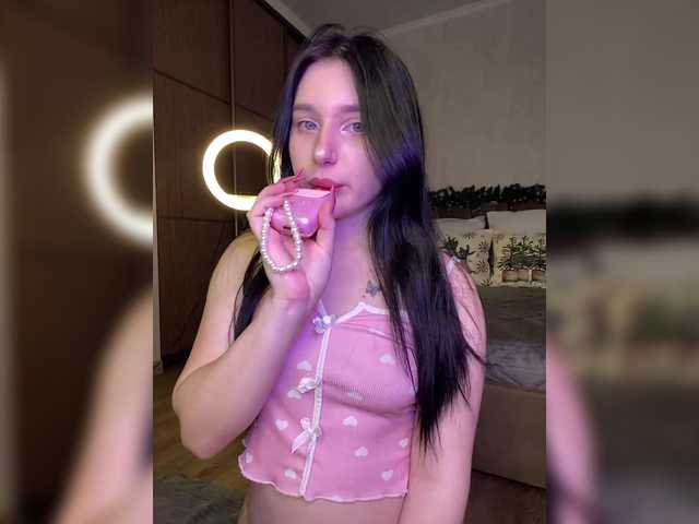  MsLoverGirl-1 chat room