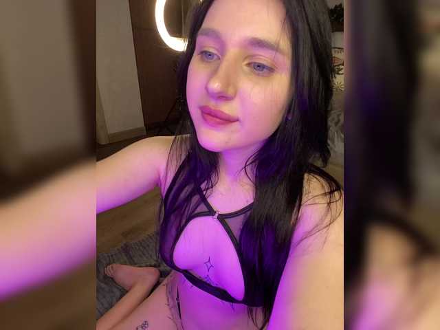  MsLoverGirl-1 chat room