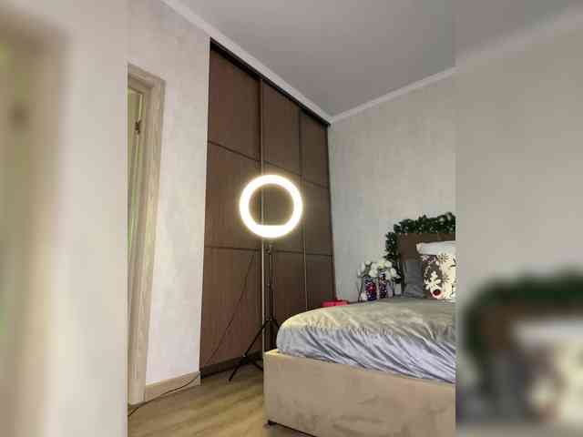 MsLoverGirl-1 webcam