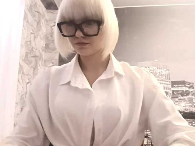 LexieMallia's BongaCams show and profile