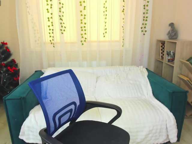 MonikaPinch's BongaCams show and profile