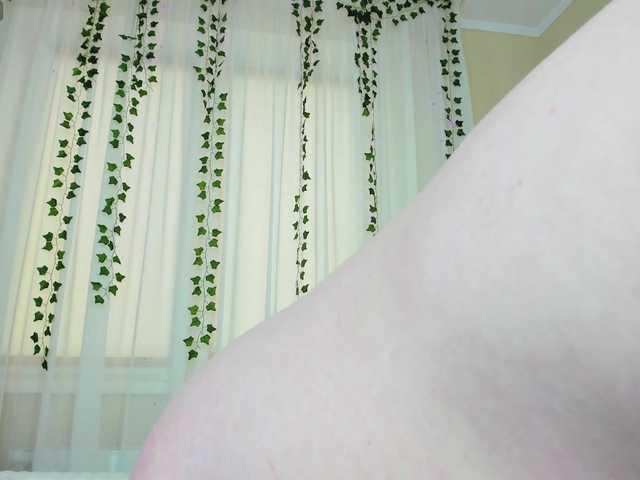 MonikaPinch's BongaCams show and profile