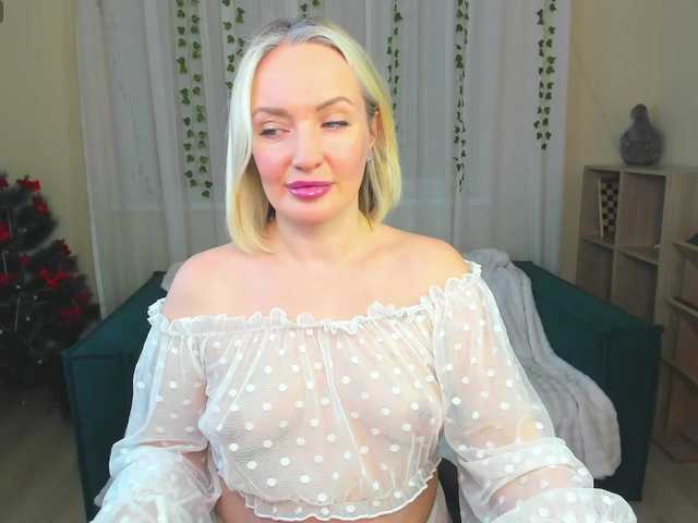 MonikaPinch's BongaCams show and profile