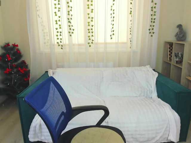 MonikaPinch's BongaCams show and profile