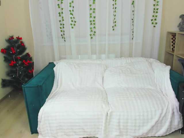 MonikaPinch's BongaCams show and profile