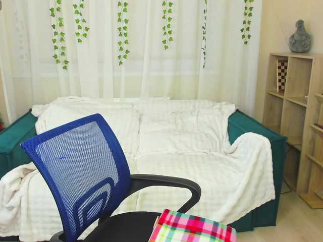 MonikaPinch's BongaCams show and profile