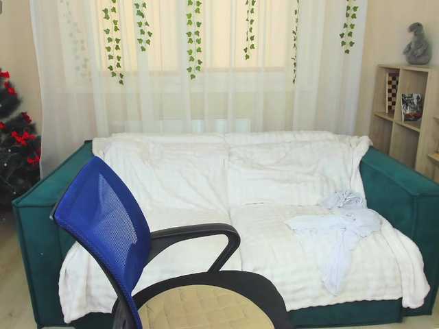 MonikaPinch's BongaCams show and profile