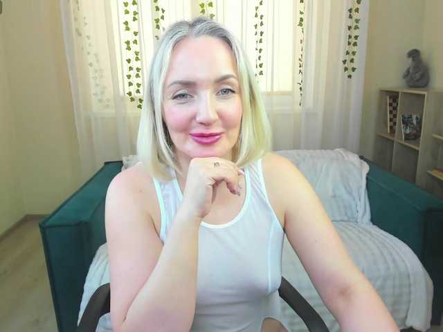 MonikaPinch's BongaCams show and profile