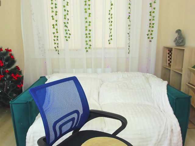 MonikaPinch's BongaCams show and profile