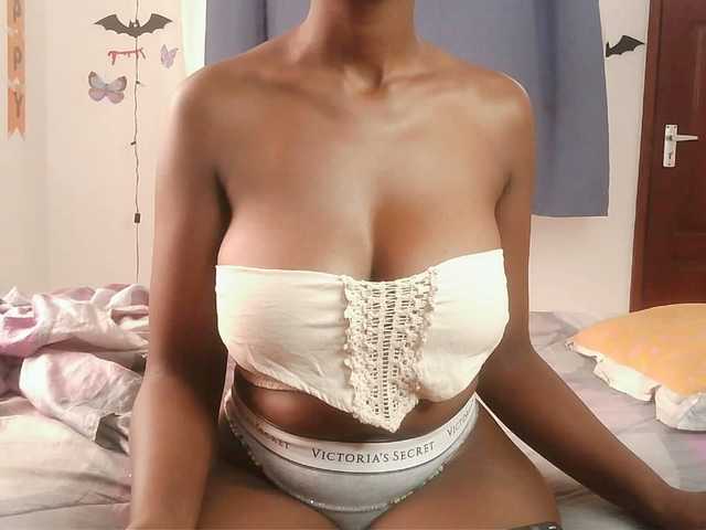 Prettyziya's BongaCams show and profile