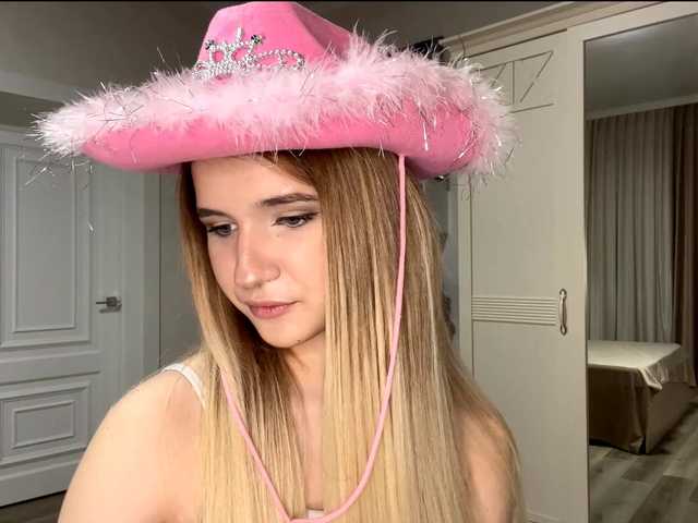 MicaFiechter Live Cam on BongaCams