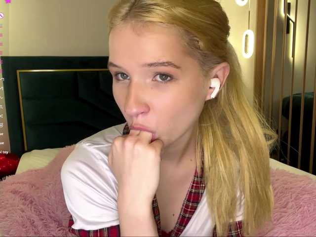 MicaFiechter's BongaCams show and profile