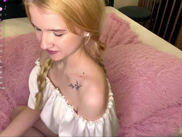 MicaFiechter's BongaCams show and profile