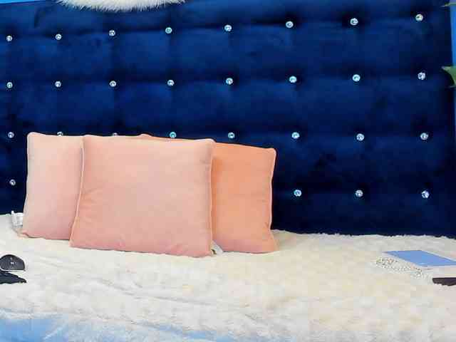 NatalieMirage webcam