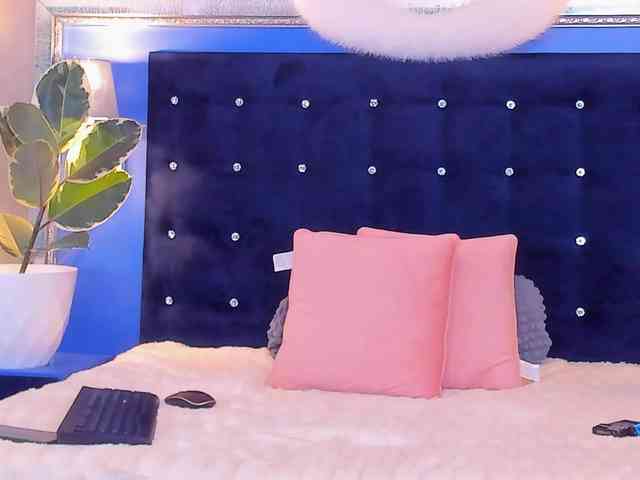 NatalieMirage webcam