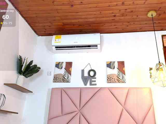 emily-burton18 webcam