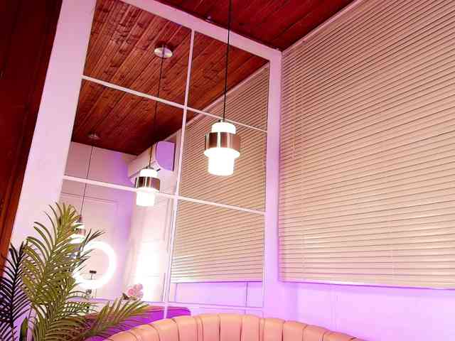 emily-burton18 webcam