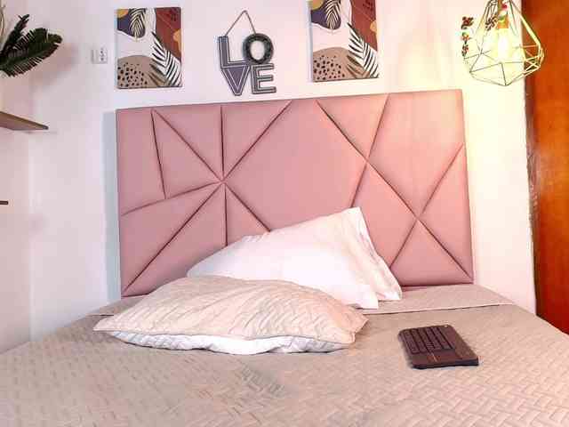 emily-burton18 webcam