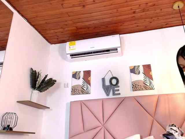 emily-burton18 webcam