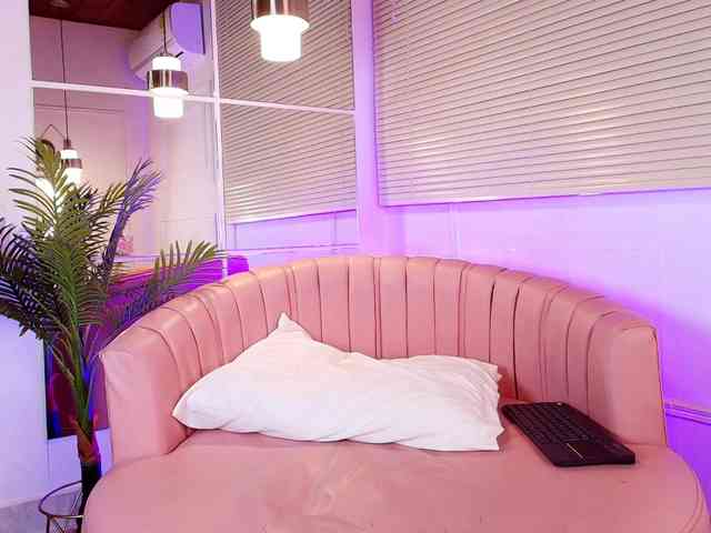 emily-burton18 webcam