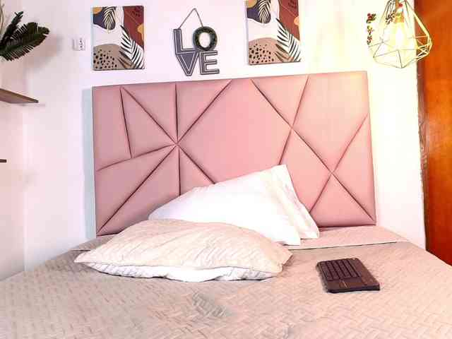 emily-burton18 webcam