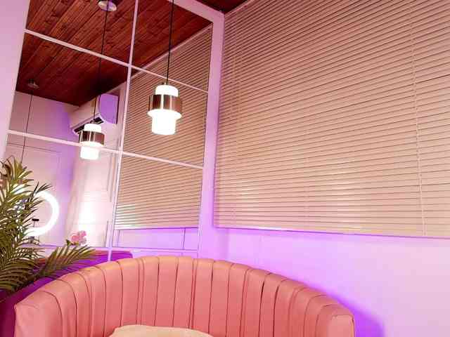 emily-burton18 webcam