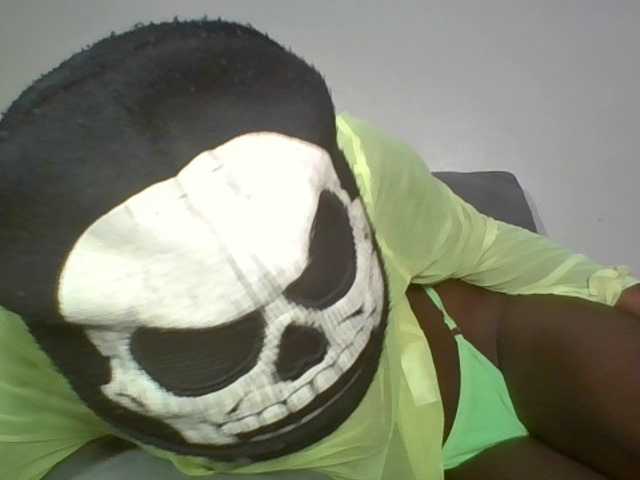 Mounchrie's BongaCams show and profile