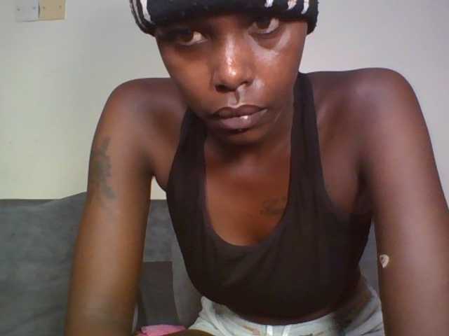 Mounchrie's BongaCams show and profile