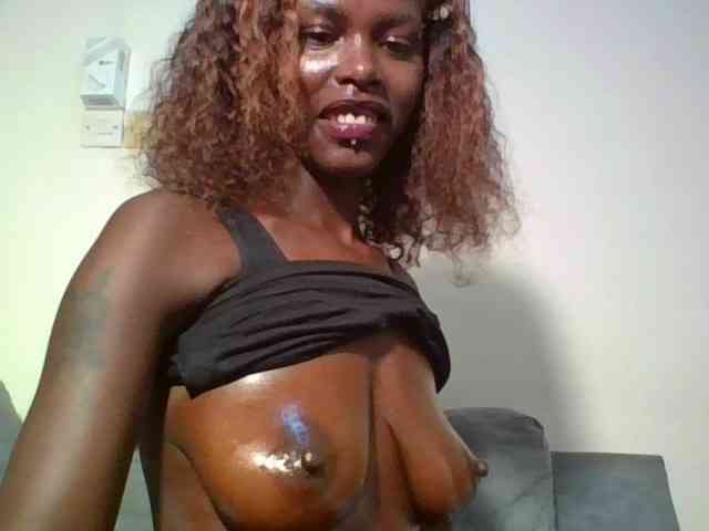 Mounchrie Live Webcam on BongaCams