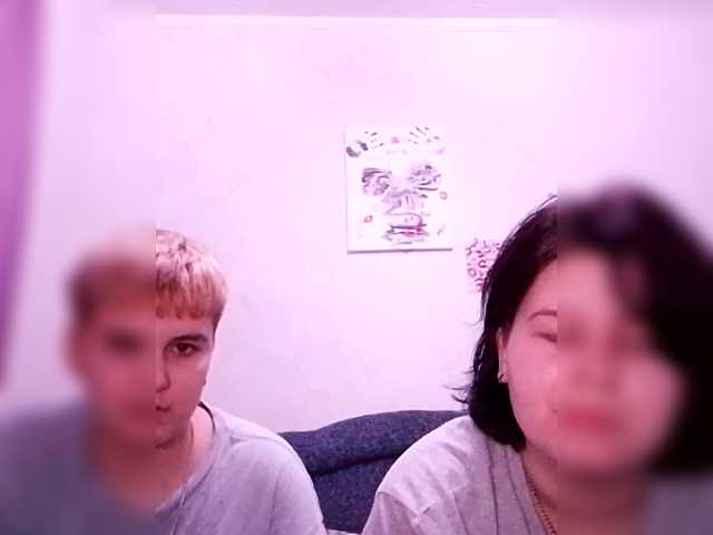 2Lesbians's BongaCams show and profile