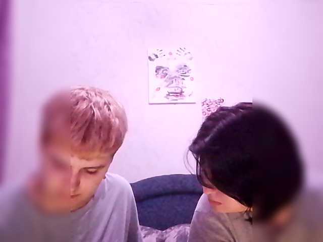 2Lesbians's BongaCams show and profile